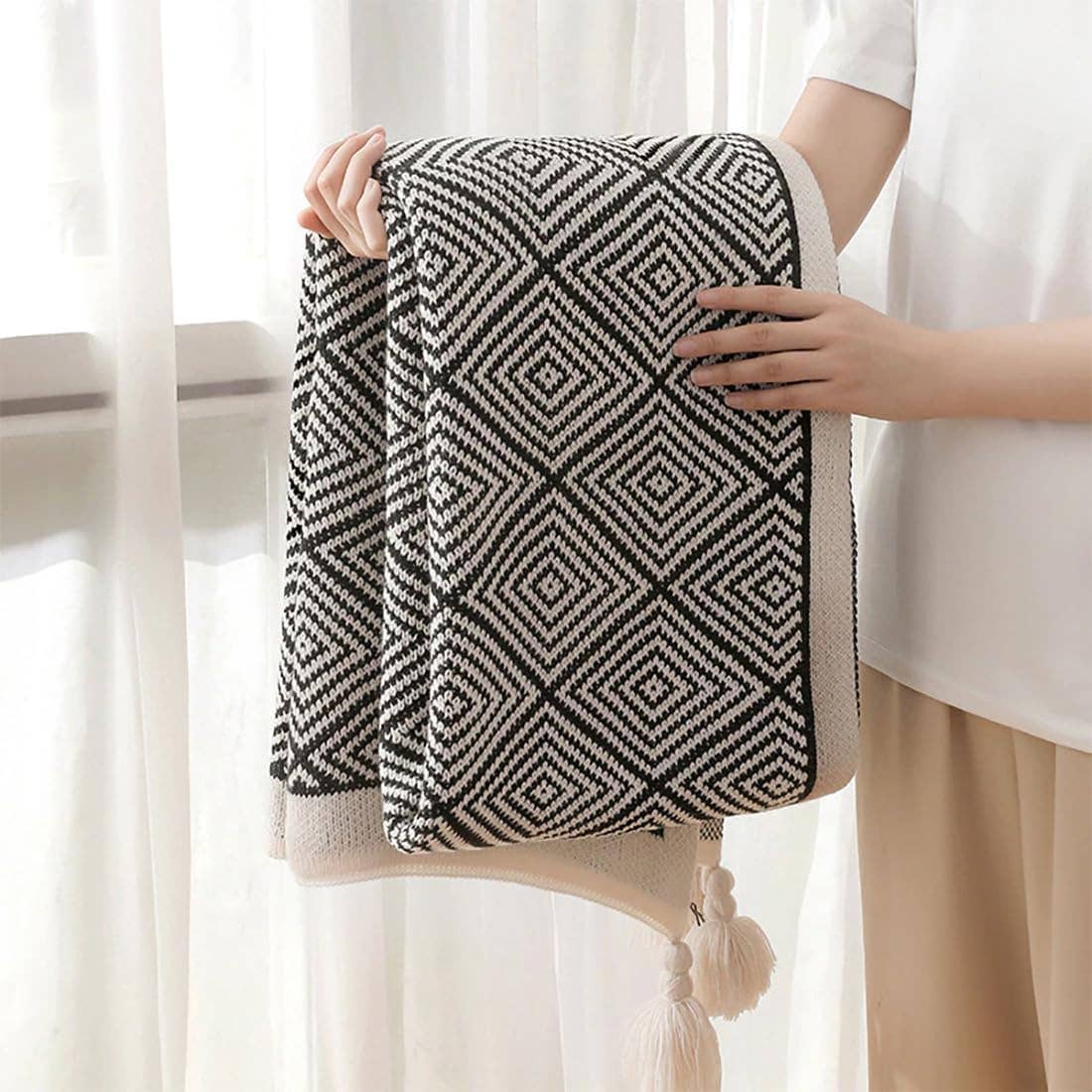 Geometric Diamond Check 50"x60" Throw Blanket with Tassel
