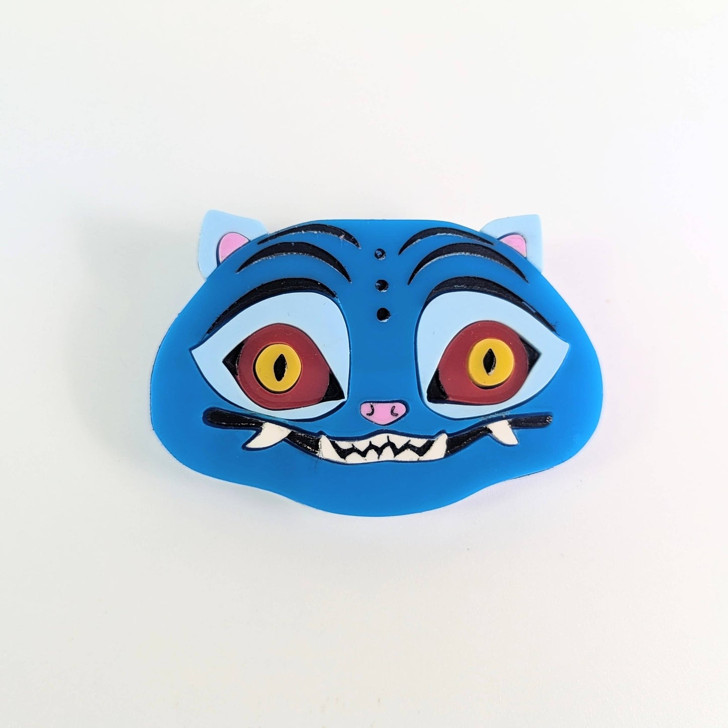 Huntr/x Kpop Demon Hunters tiger brooch acrylic, derpy tiger