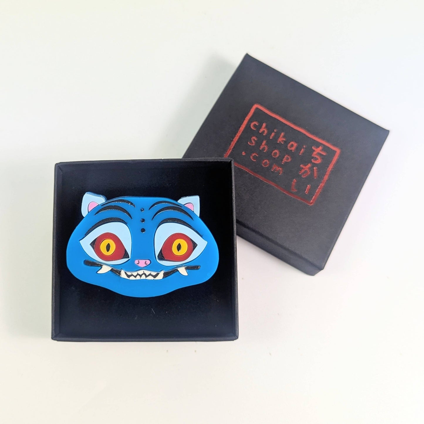 Huntr/x Kpop Demon Hunters tiger brooch acrylic, derpy tiger