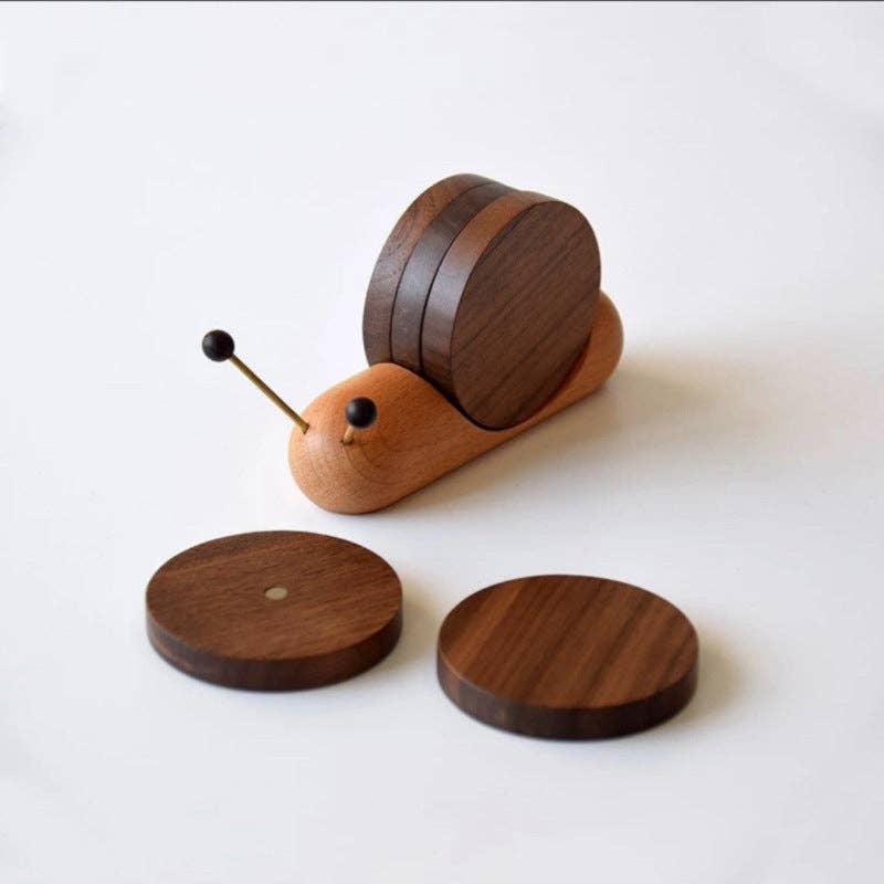 Magnetic Snail Wooden Coaster Set