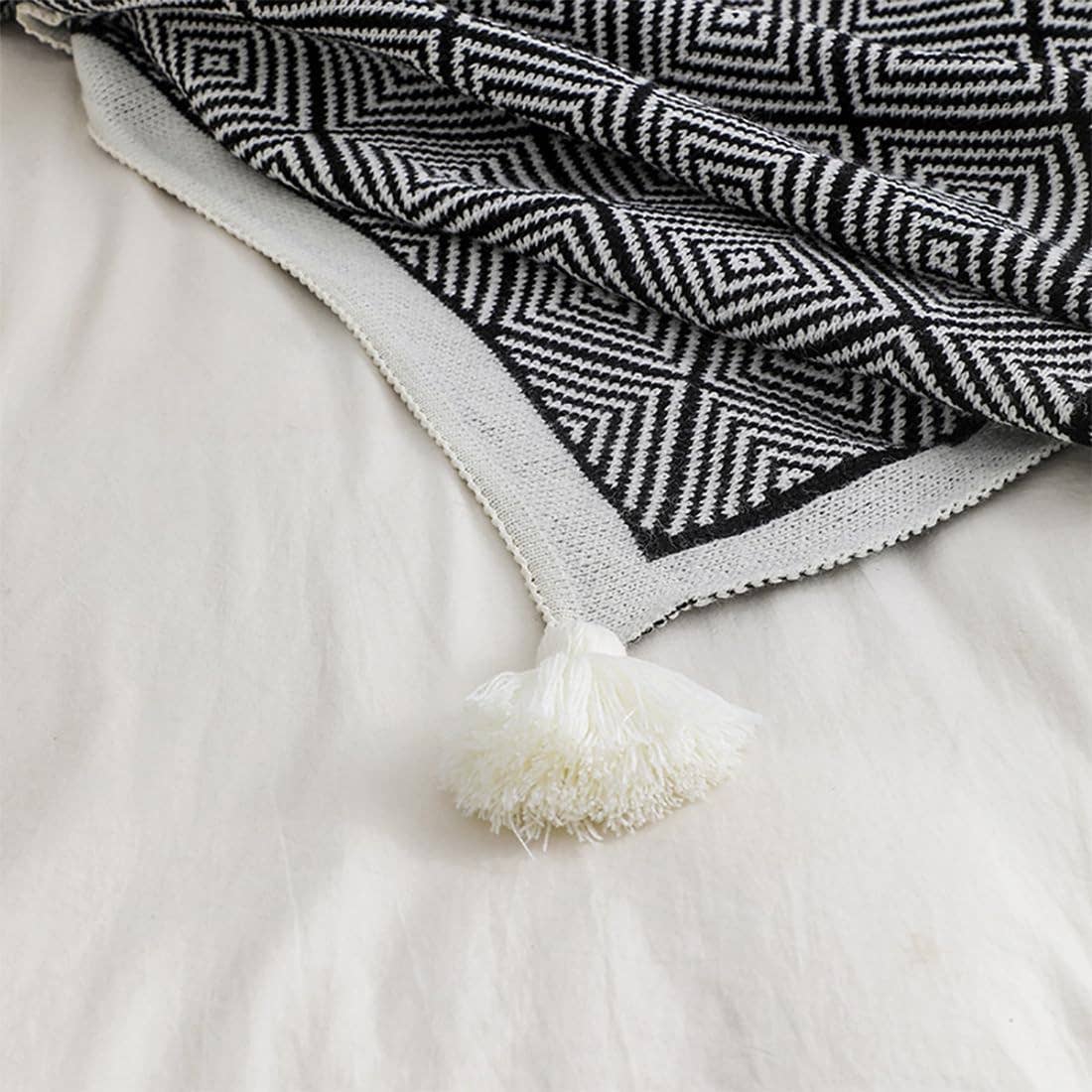 Geometric Diamond Check 50"x60" Throw Blanket with Tassel